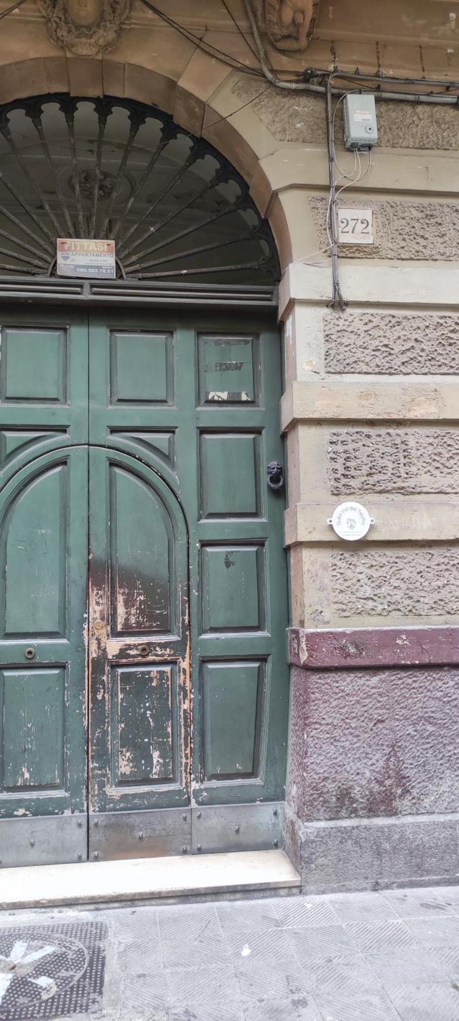 Sulla Via Del Teatro Lägenhet Bari Exteriör bild